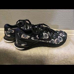 Nike Metcon athletic shoes. Size 8
